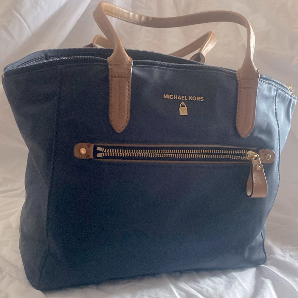 Michael Kors medium size nylon handbag/tote
